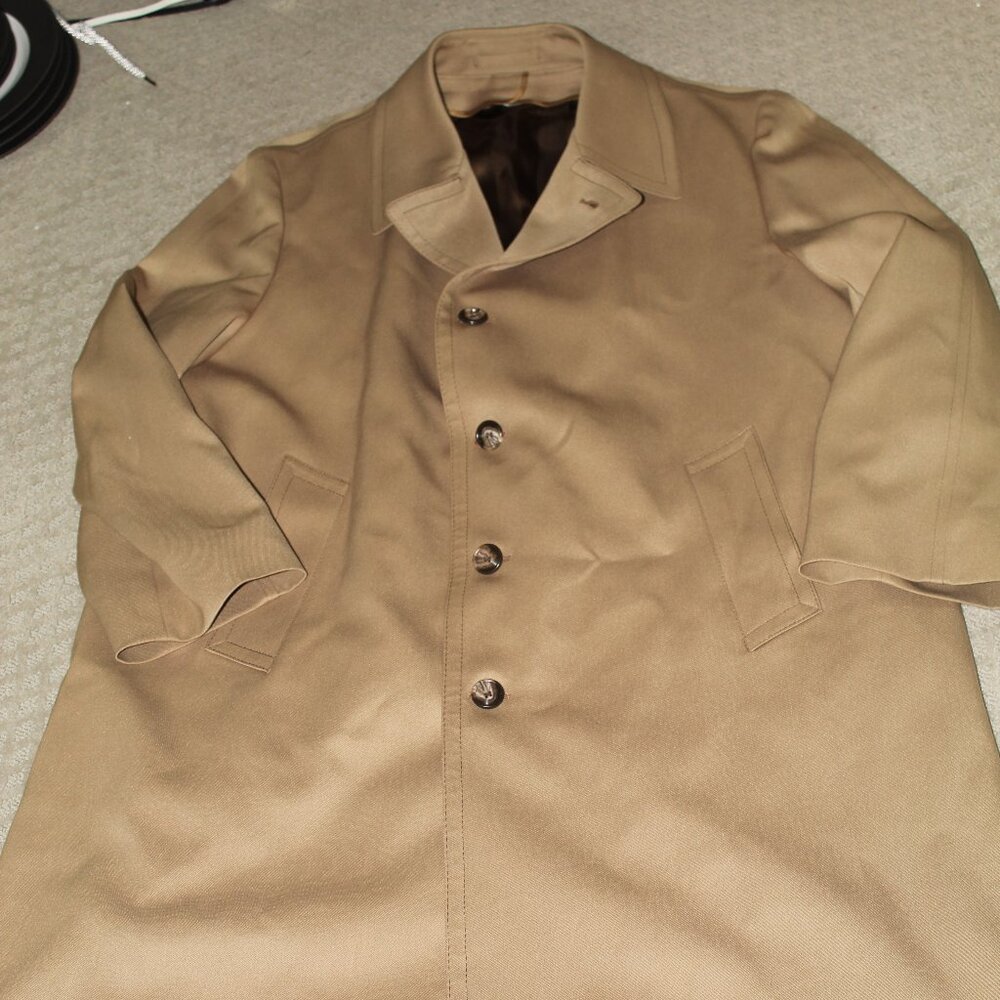 London Fog Men's Size 48 REG Tan Maincoat Trench Coat